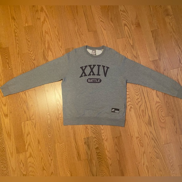Nike crewneck sweater - Picture 2 of 6